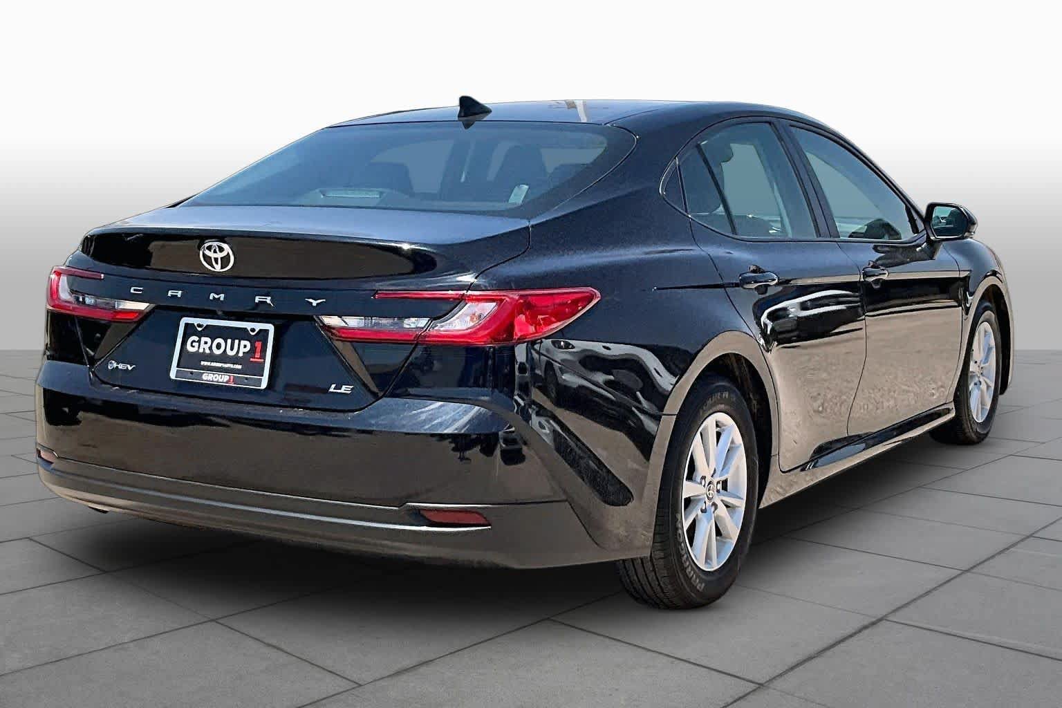 Used 2025 Toyota Camry LE FWD image 13
