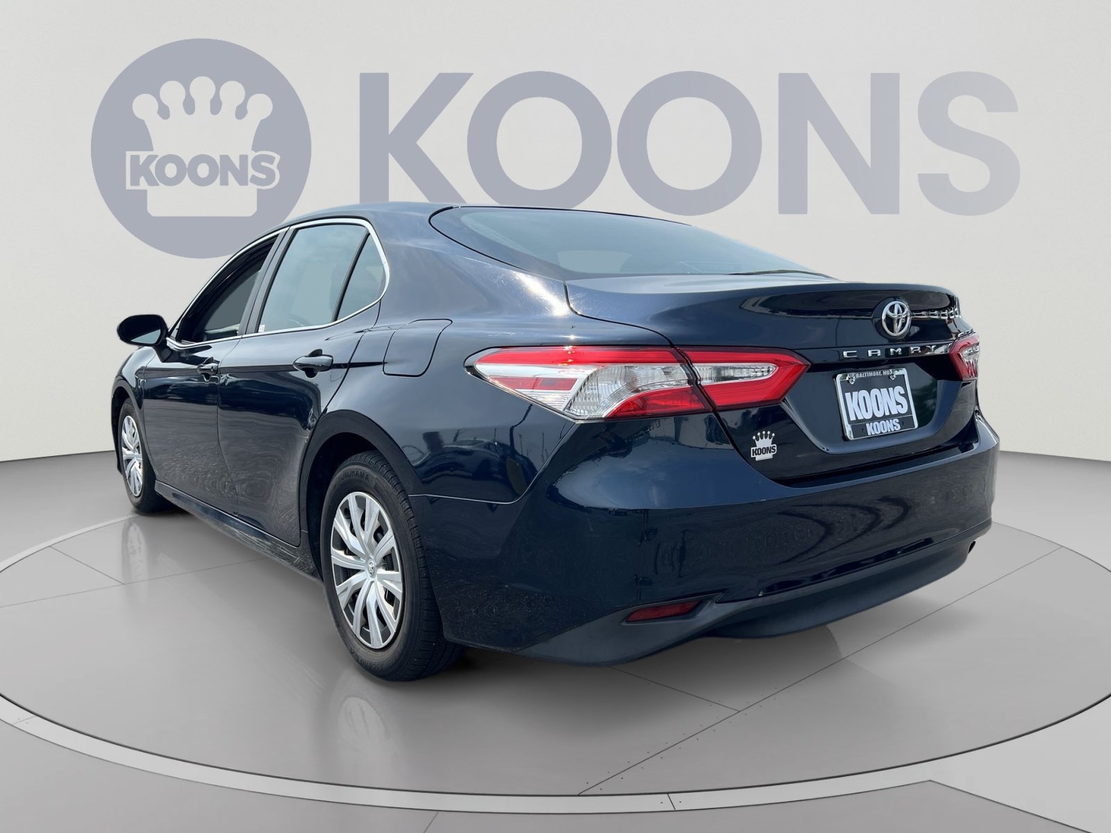 Used 2018 Toyota Camry FWD image 4