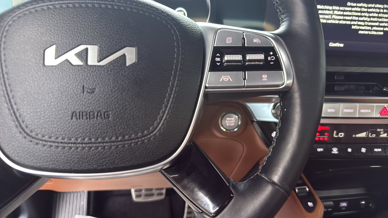 Used 2024 Kia Telluride SX Prestige X-Pro AWD/4WD image 16