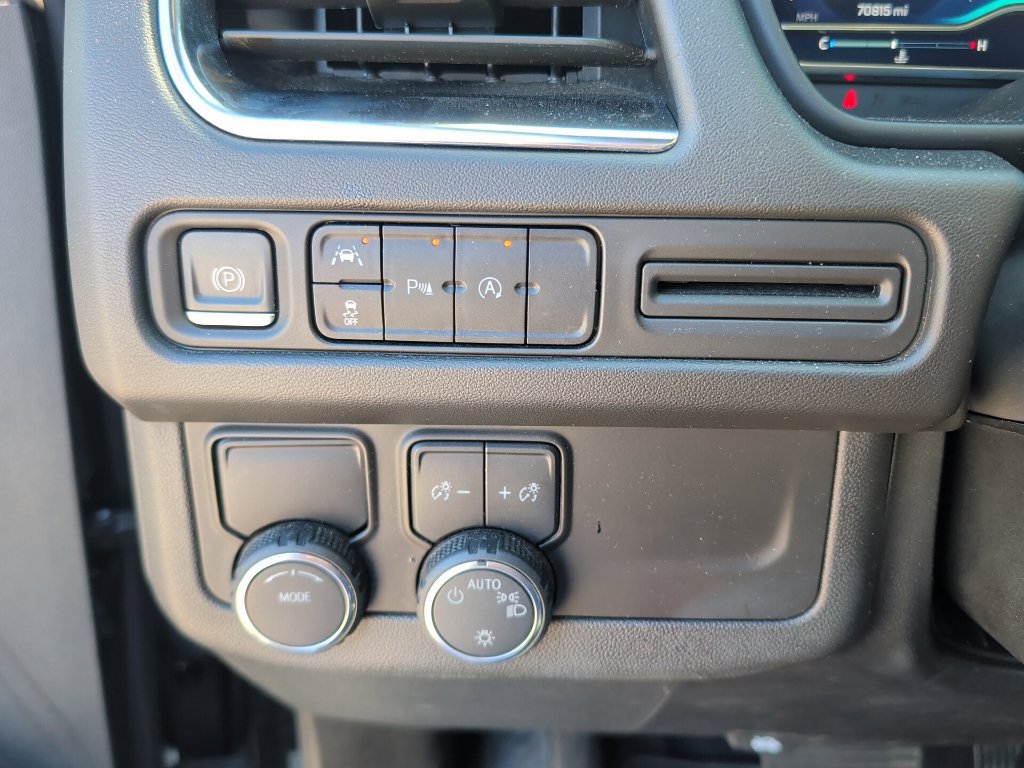 Used 2024 Chevrolet Suburban Premier RWD image 14