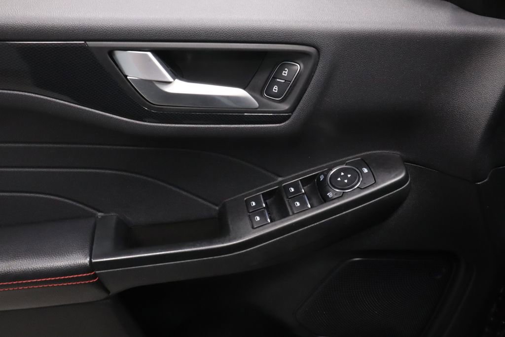 Certified 2025 Ford Escape ST-Line AWD/4WD image 22