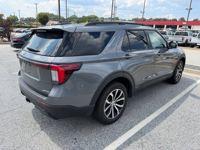 Certified 2025 Ford Explorer ST-Line AWD/4WD image 4