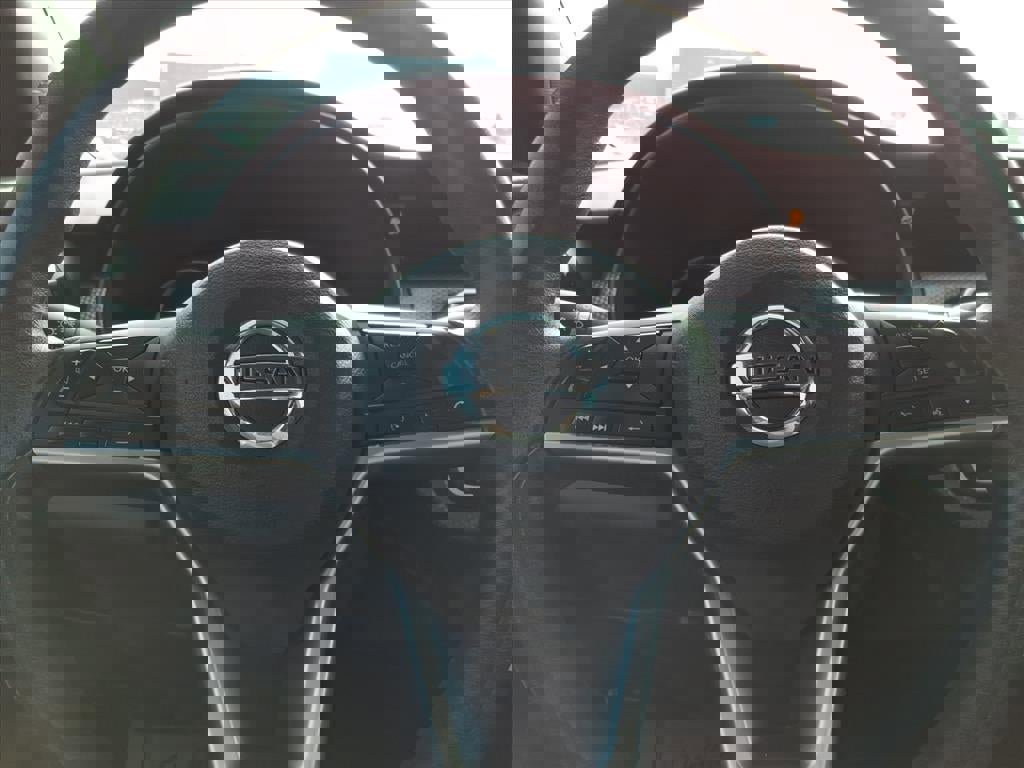 Used 2018 Nissan Kicks SV image 21