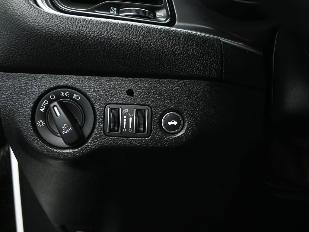 Used 2020 Dodge Challenger R/T Scat Pack RWD image 11