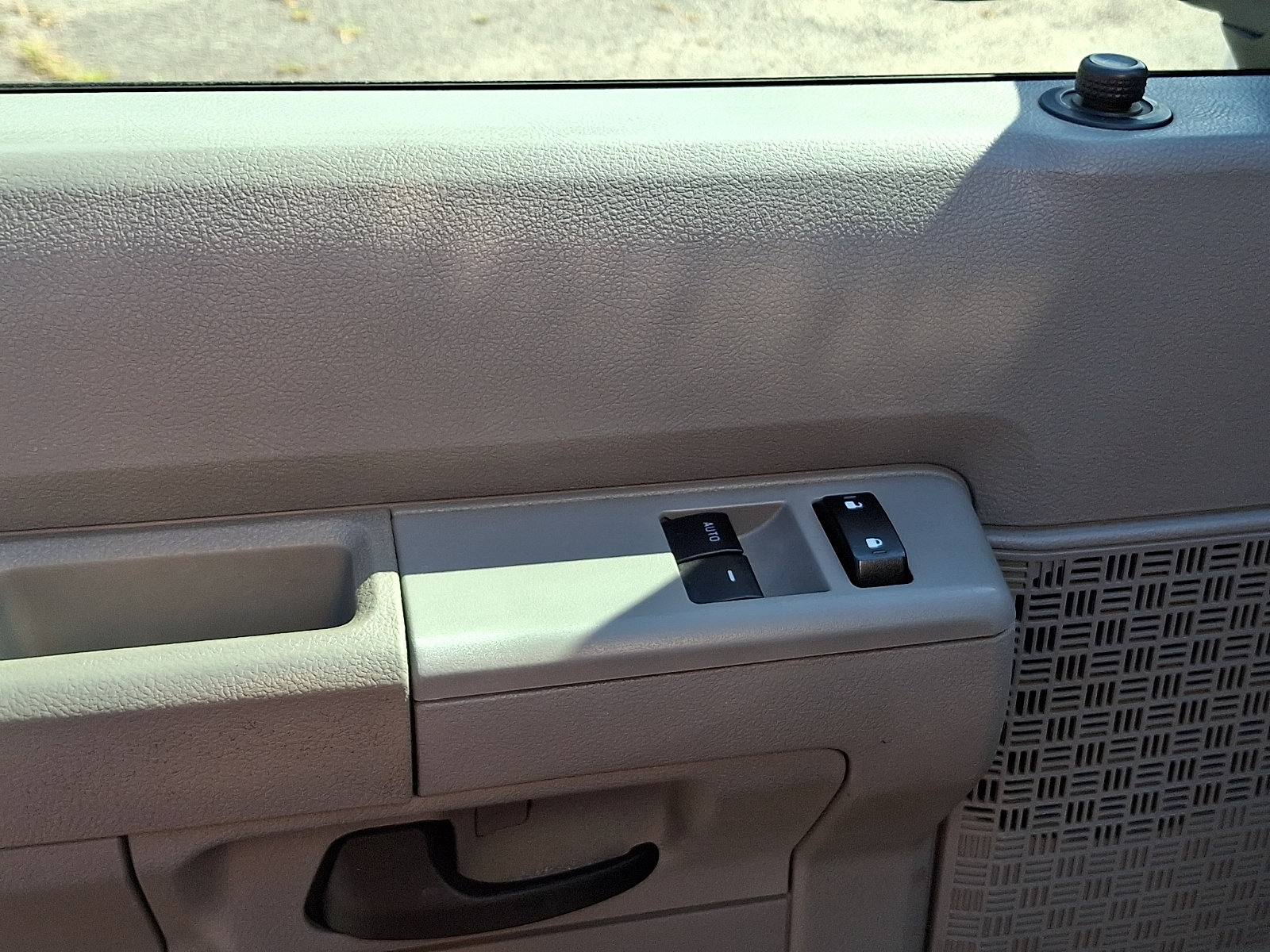 Certified 2022 Ford E-350 and Econoline 350 Super Duty w/ Power Windows & Locks Group RWD image 14