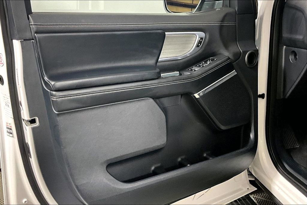 Certified 2025 Ford Expedition Platinum AWD/4WD image 18