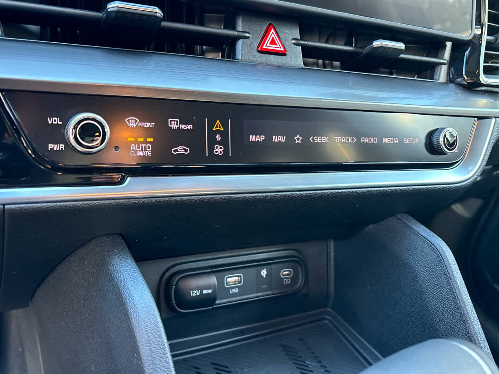 Used 2023 Kia Sportage EX image 17