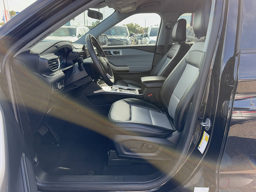 Certified 2024 Ford Explorer XLT w/ Equipment Group 202A RWD image 11