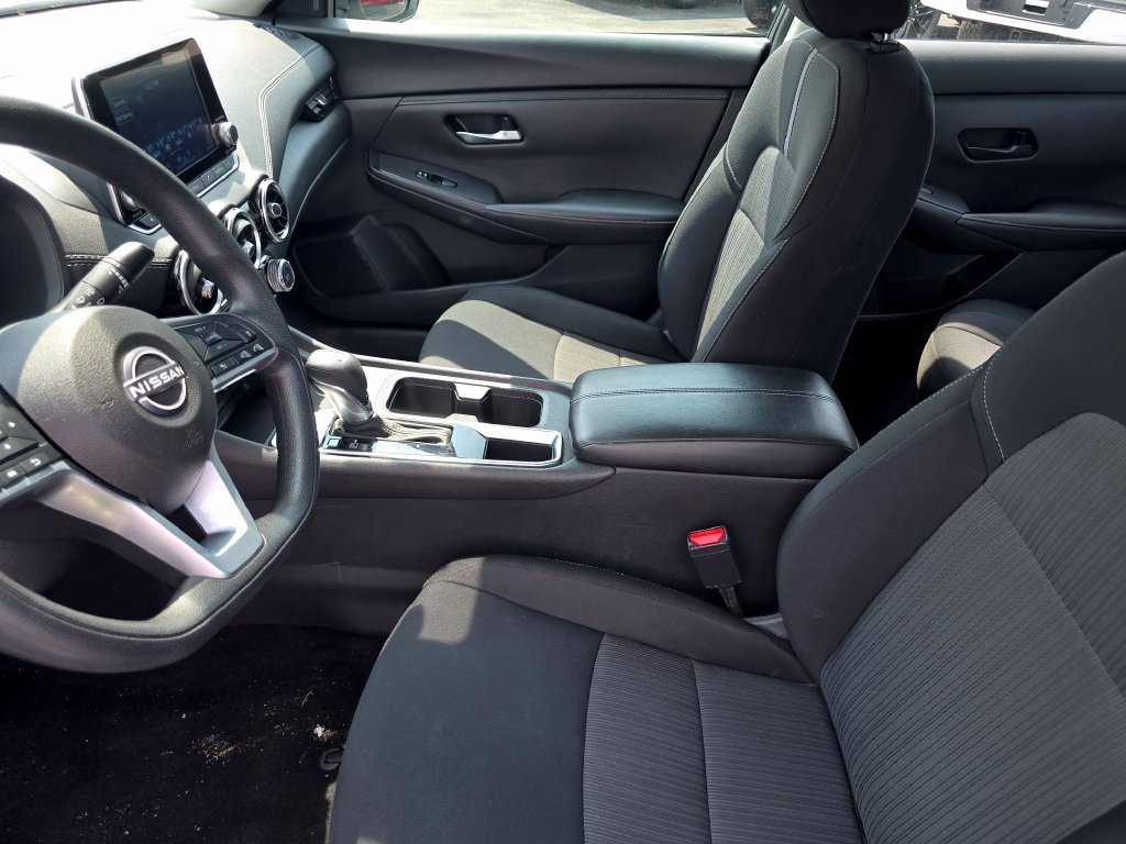 Used 2024 Nissan Sentra SV FWD image 9