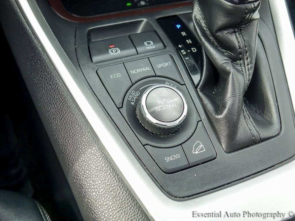 Used 2021 Toyota RAV4 Limited AWD/4WD image 21