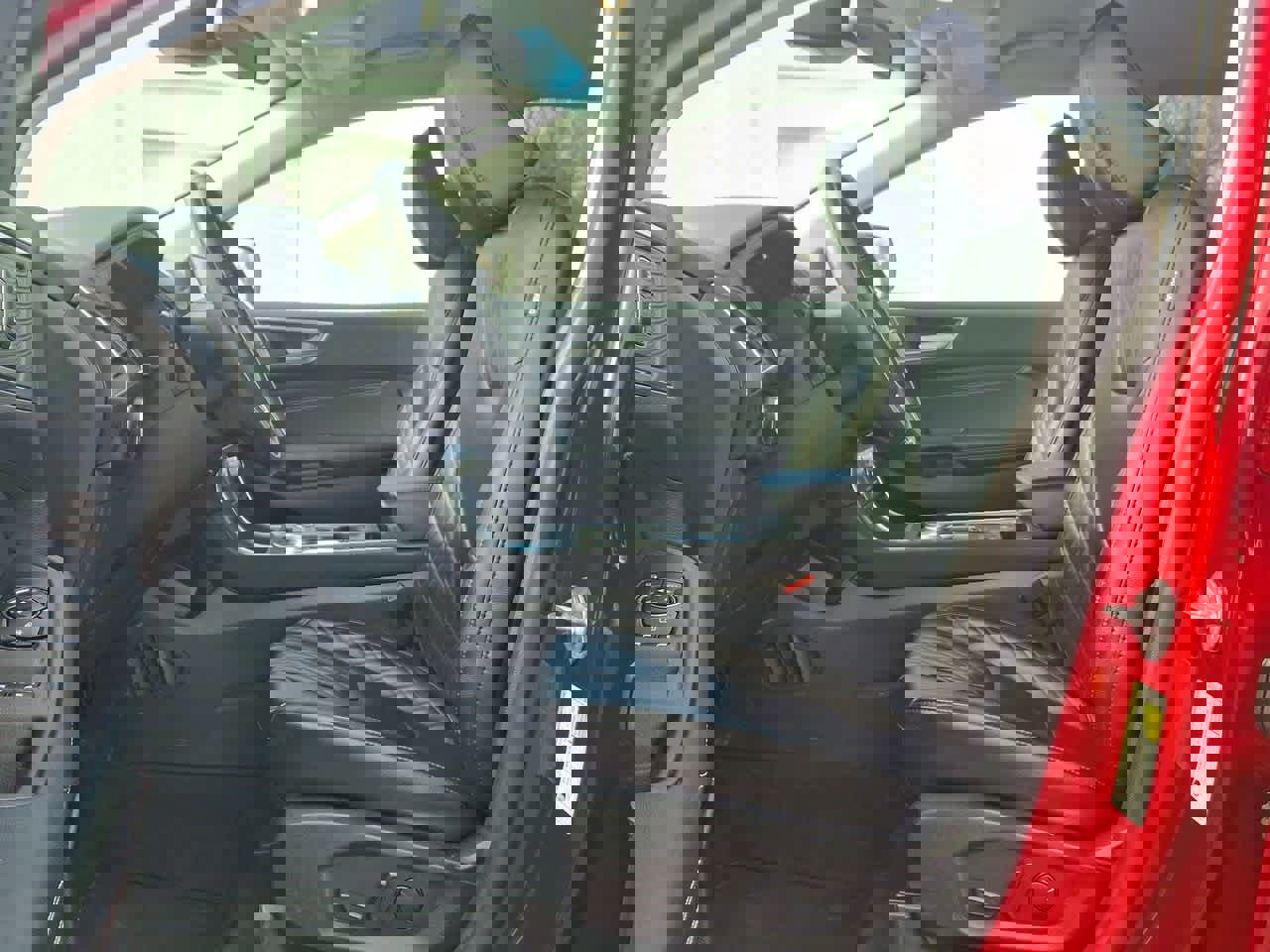 Certified 2024 Ford Edge Titanium image 17