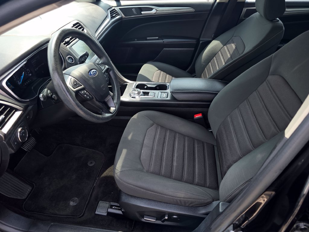 Certified 2020 Ford Fusion SE FWD image 9