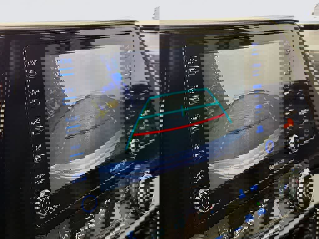 Used 2020 Toyota Highlander XLE image 27