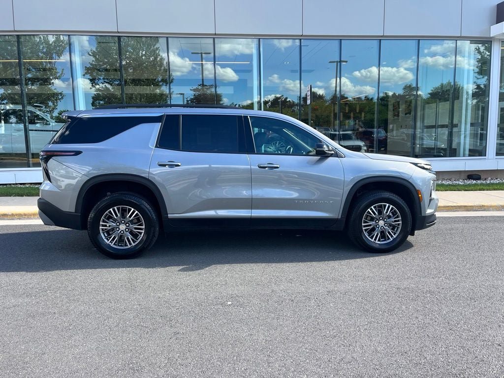 Used 2026 Chevrolet Traverse LT AWD/4WD image 10