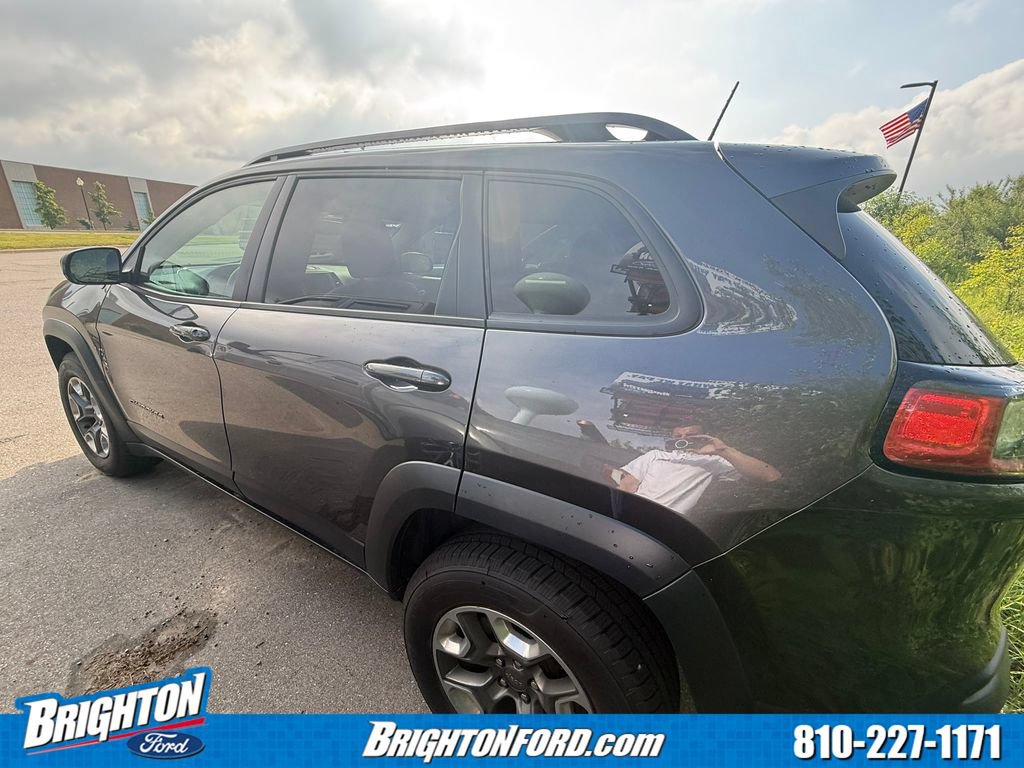 Used 2019 Jeep Cherokee Trailhawk w/ Cold Weather Group AWD/4WD image 5