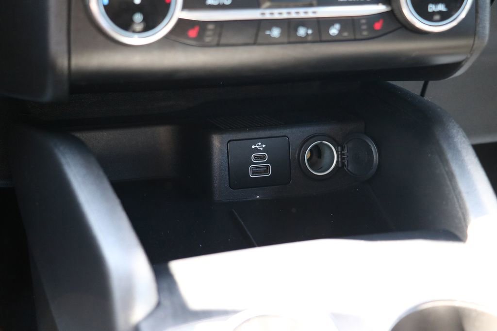 Certified 2025 Ford Escape ST-Line Select AWD/4WD image 18
