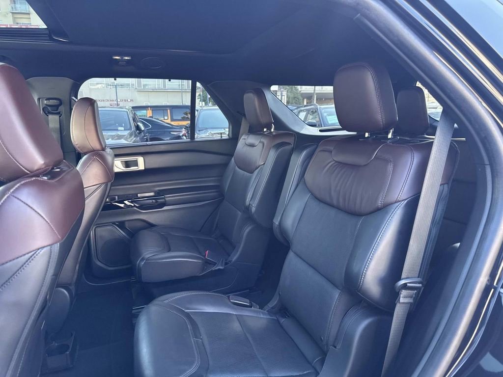 Certified 2022 Ford Explorer Platinum w/ Equipment Group 601A image 15