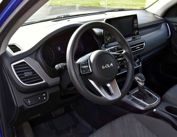 Used 2023 Kia Seltos LX image 16