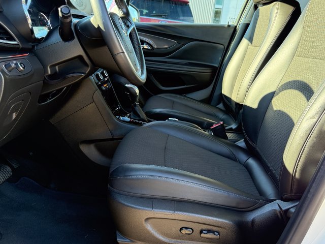 Used 2020 Buick Encore Preferred AWD/4WD image 19