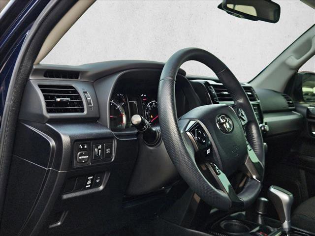 Used 2022 Toyota 4Runner TRD Off-Road AWD/4WD image 9