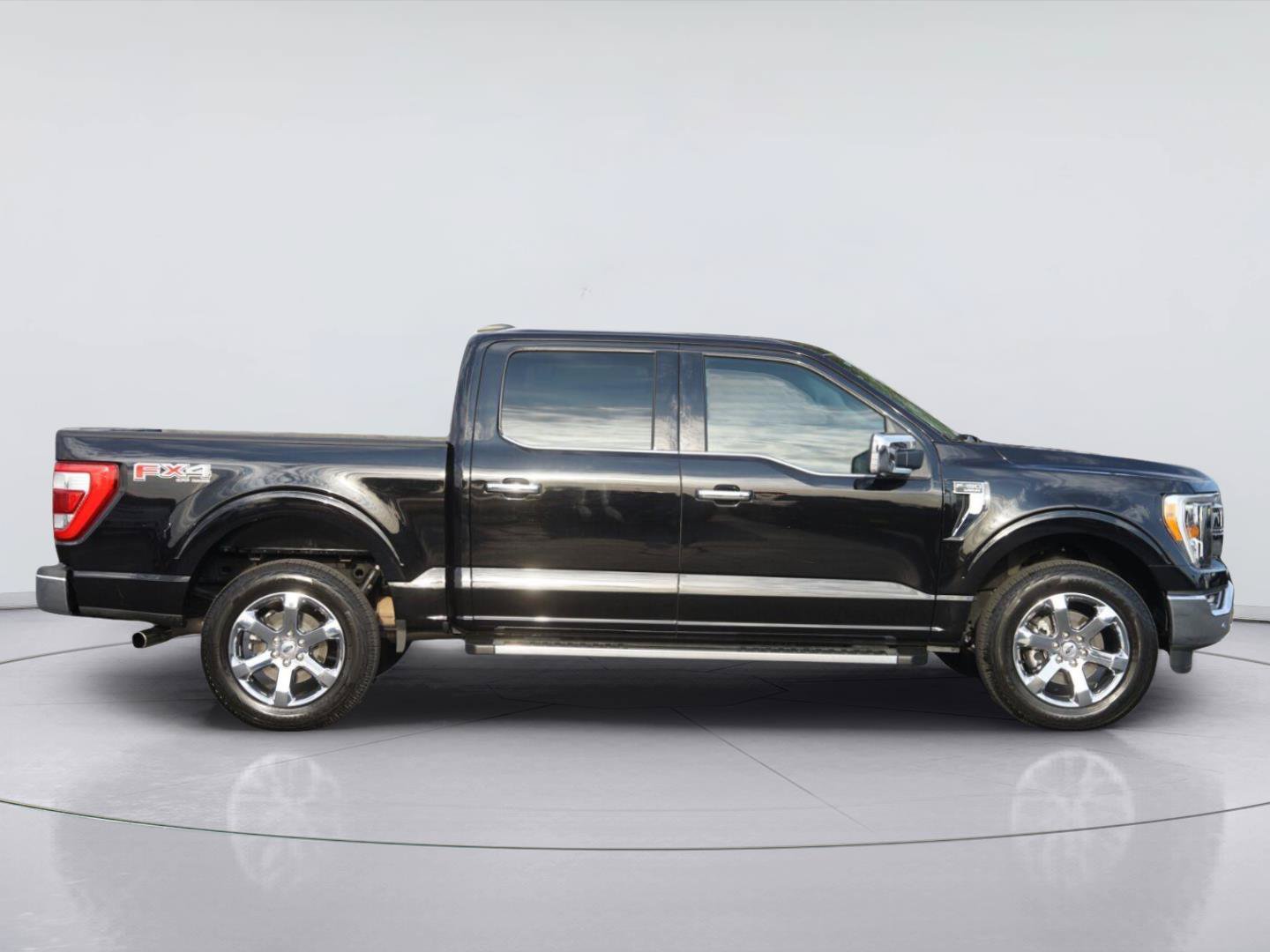 Certified 2023 Ford F150 Lariat w/ Max Trailer Tow Package AWD/4WD image 5