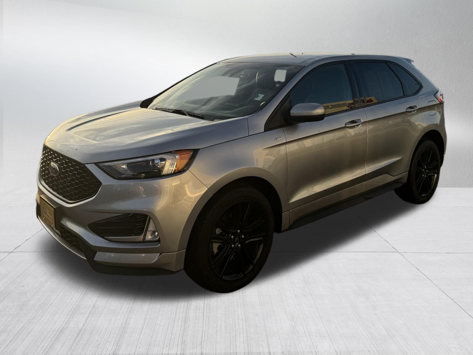 Certified 2024 Ford Edge ST-Line AWD/4WD image 3
