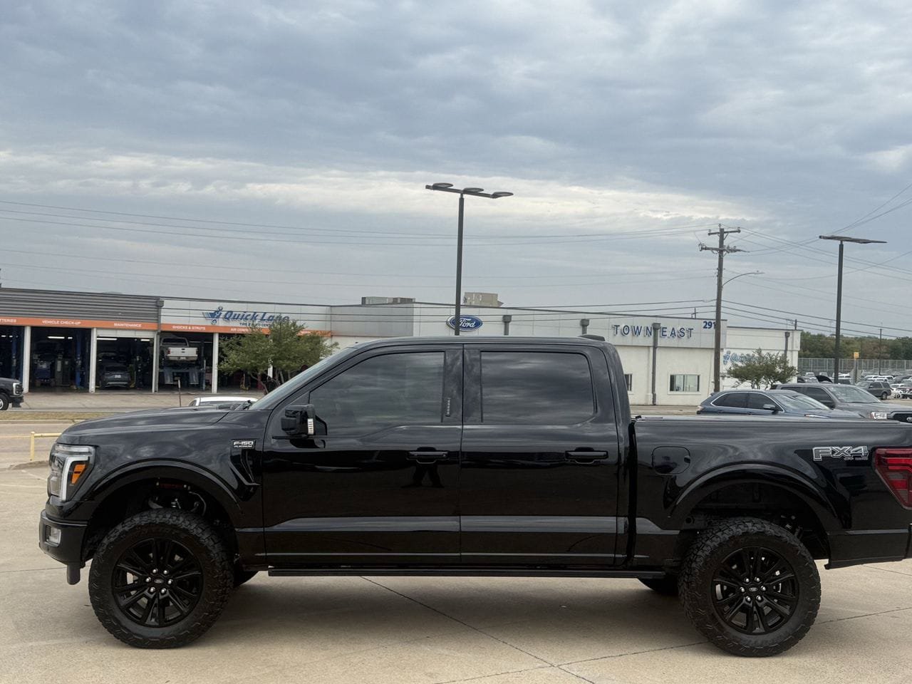 Certified 2024 Ford F150 Platinum w/ FX4 Off-Road Package AWD/4WD image 3
