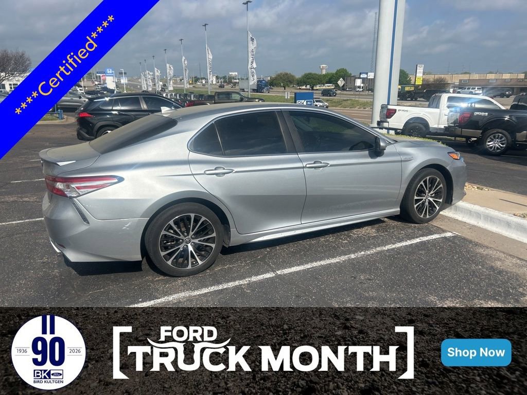 Used 2020 Toyota Camry SE image 1