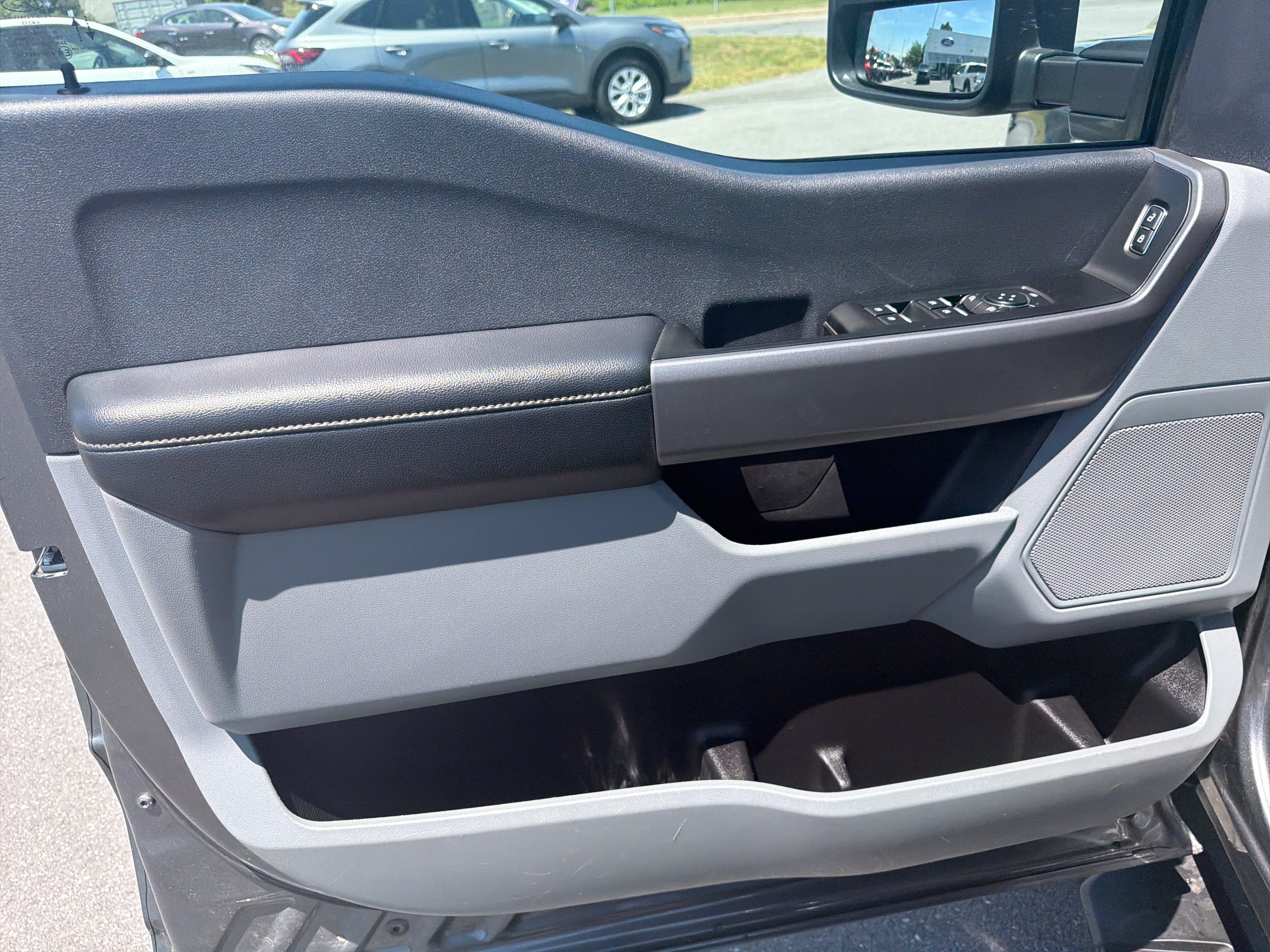 Certified 2025 Ford F250 XLT AWD/4WD image 15