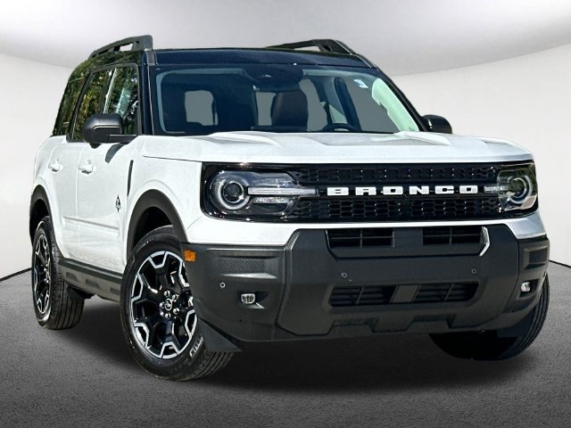 Certified 2025 Ford Bronco Sport Outer Banks w/ Outer Banks Tech Package+ AWD/4WD image 17