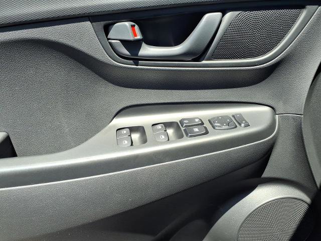 Used 2021 Hyundai Kona SE FWD image 14