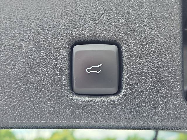 Certified 2022 Ford Escape SEL w/ SEL Stealth AWD Package image 19