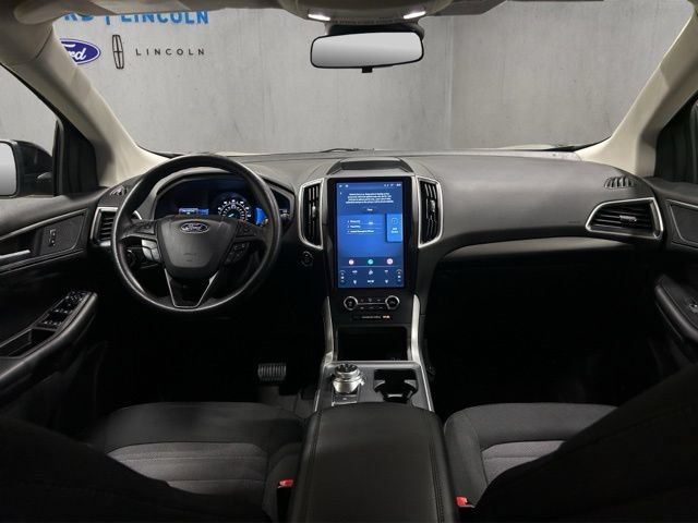 Certified 2024 Ford Edge SE w/ Black Appearance Package AWD/4WD image 2