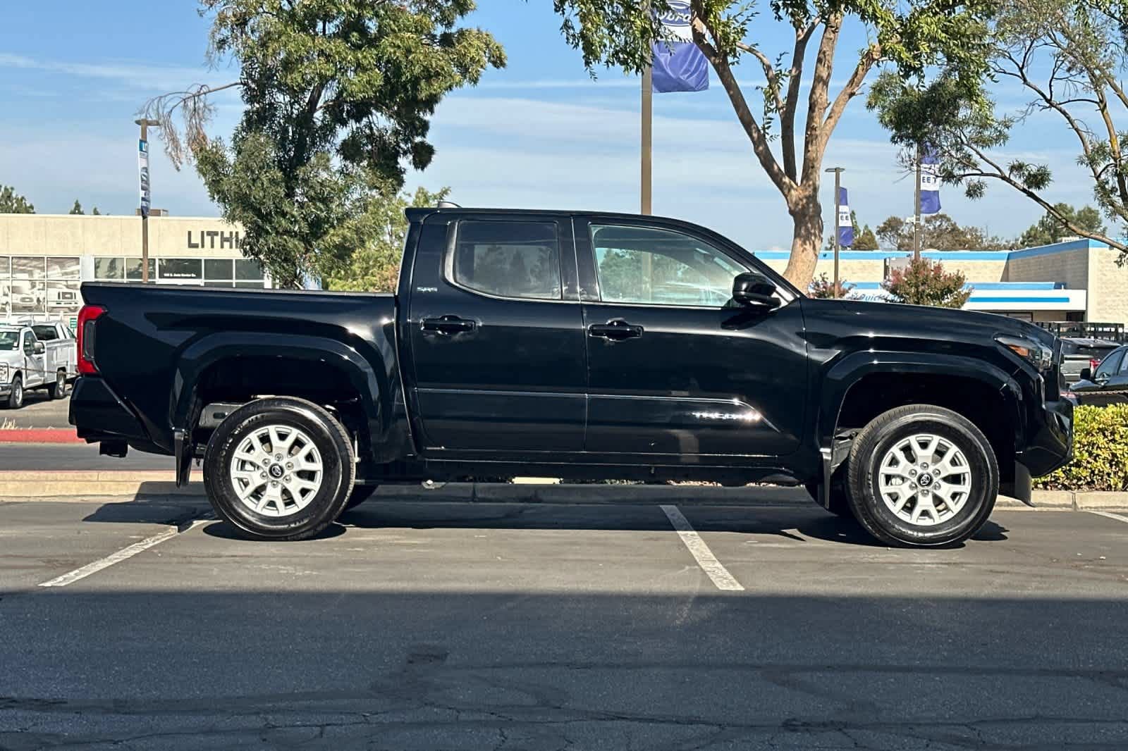 Used 2026 Toyota Tacoma SR5 AWD/4WD image 9