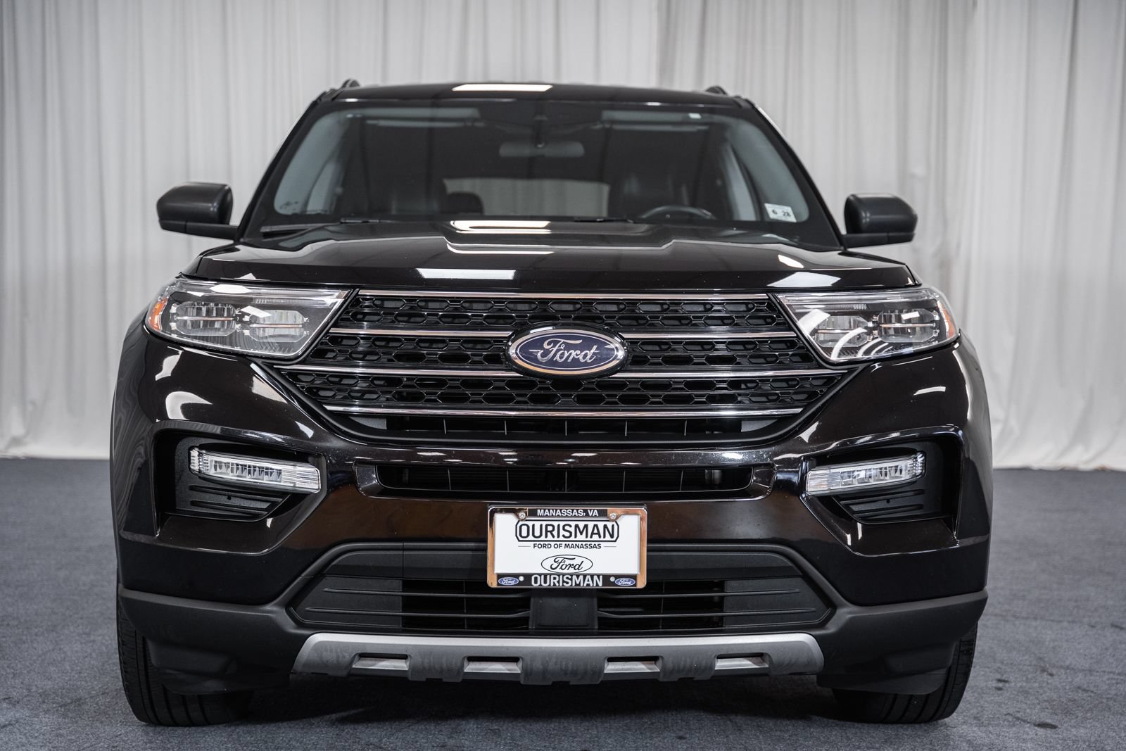Certified 2023 Ford Explorer XLT w/ Equipment Group 202A AWD/4WD image 2