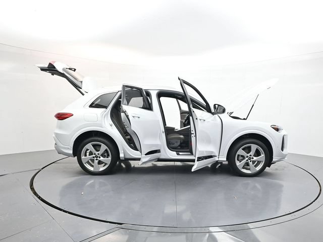 Used 2025 Audi Q5 Premium Plus AWD/4WD image 47