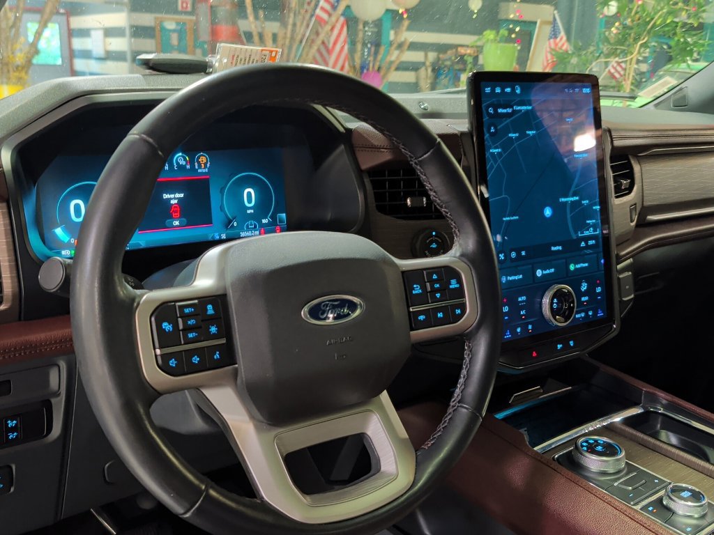 Certified 2023 Ford Expedition Limited AWD/4WD image 4