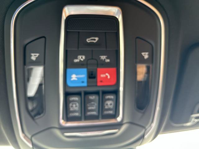 Used 2025 Jeep Grand Cherokee Summit w/ Adv Protech Group IV AWD/4WD image 13