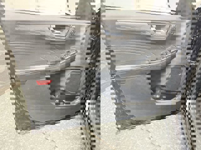 Certified 2022 Ford Escape Titanium w/ Class II Trailer Tow Package image 9