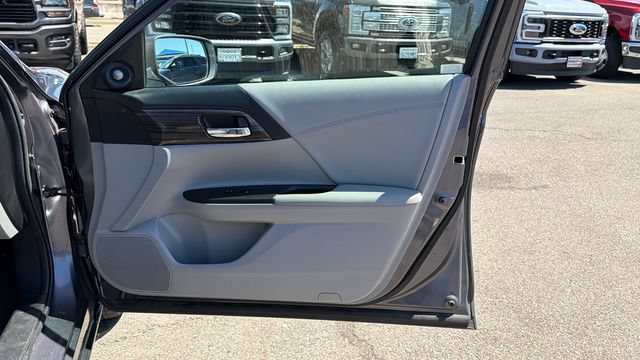 Used 2017 Honda Accord EX-L image 10