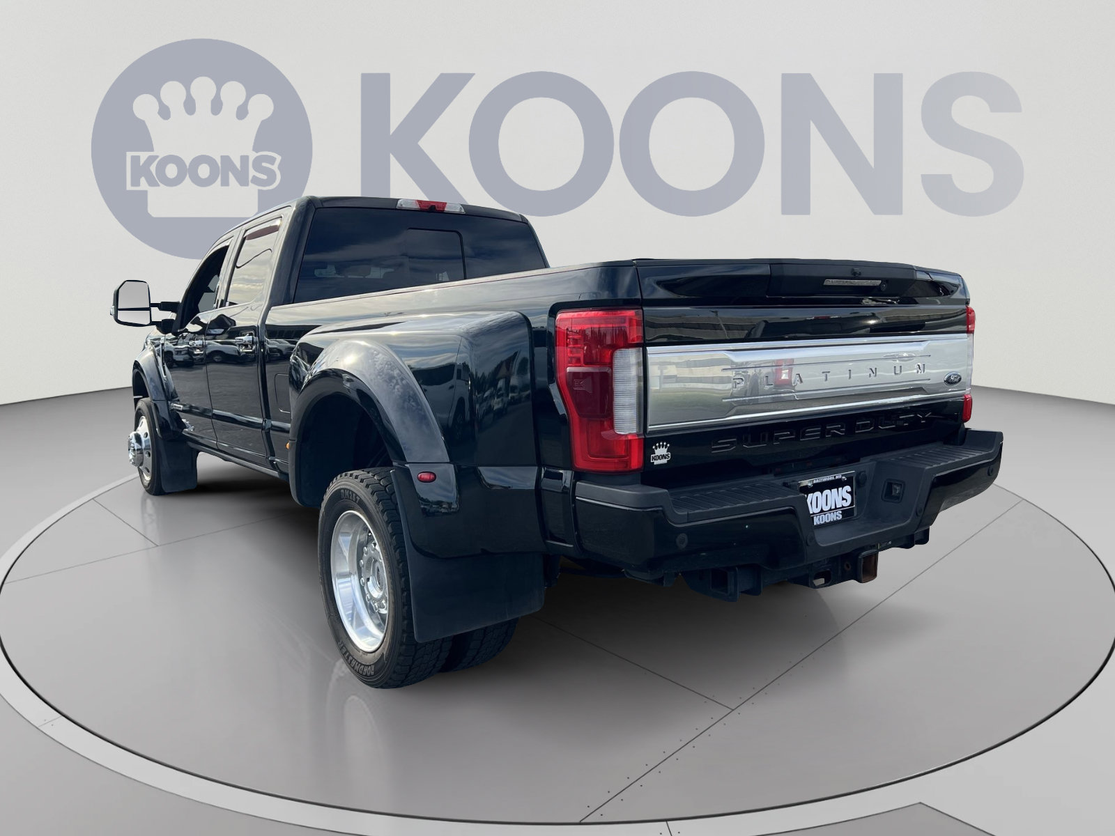 Certified 2019 Ford F450 Platinum w/ Platinum Ultimate Package AWD/4WD image 14