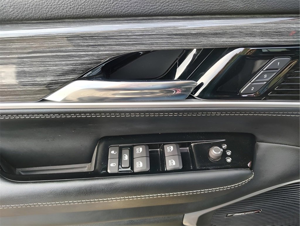 Used 2022 Jeep Wagoneer Series III w/ Flexible Seating Group image 12