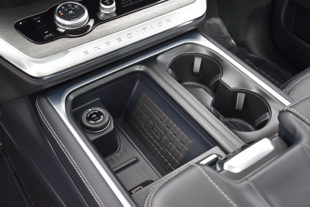 Certified 2025 Ford Expedition Platinum AWD/4WD image 19