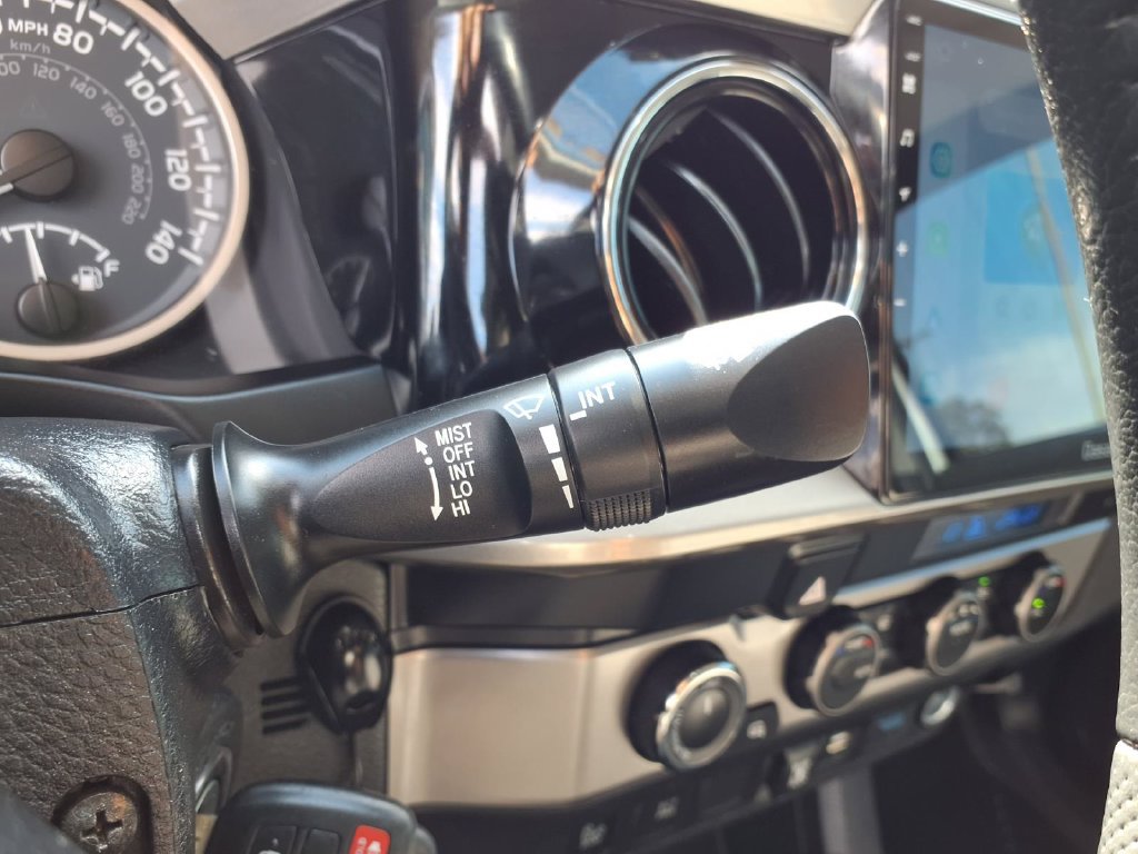 Used 2022 Toyota Tacoma SR5 w/ Technology Package AWD/4WD image 20