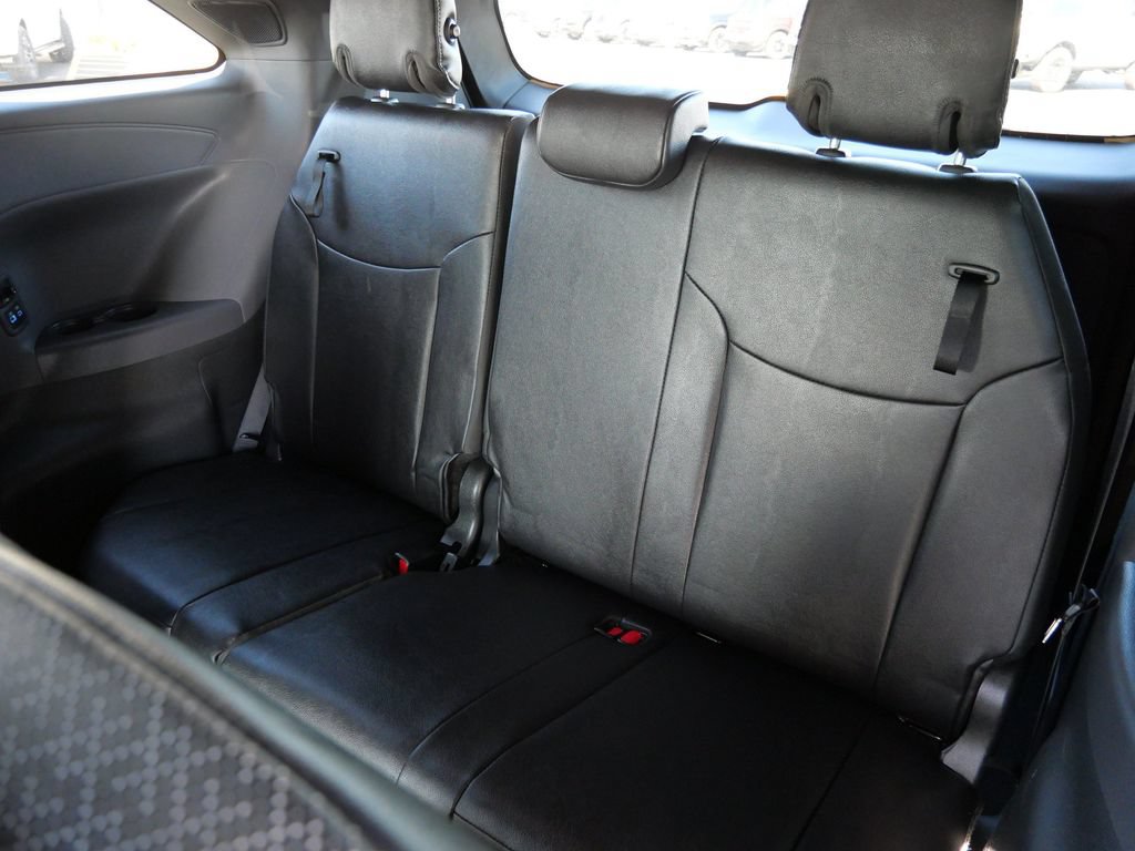 Used 2023 Toyota Sienna XSE AWD/4WD image 21