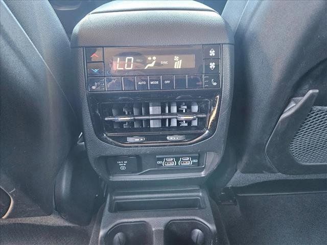 Used 2023 Jeep Grand Cherokee L Limited w/ Luxury Tech Group II image 19