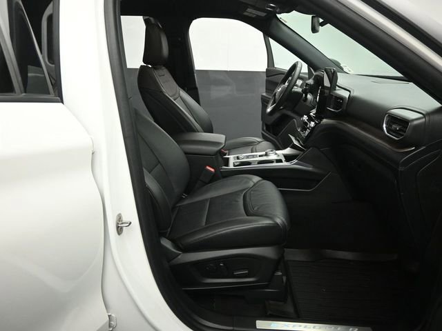 Certified 2023 Ford Explorer Platinum w/ Technology Package image 47