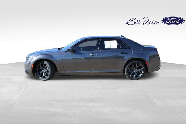 Used 2023 Chrysler 300 Touring w/ Sport Appearance Package video 2