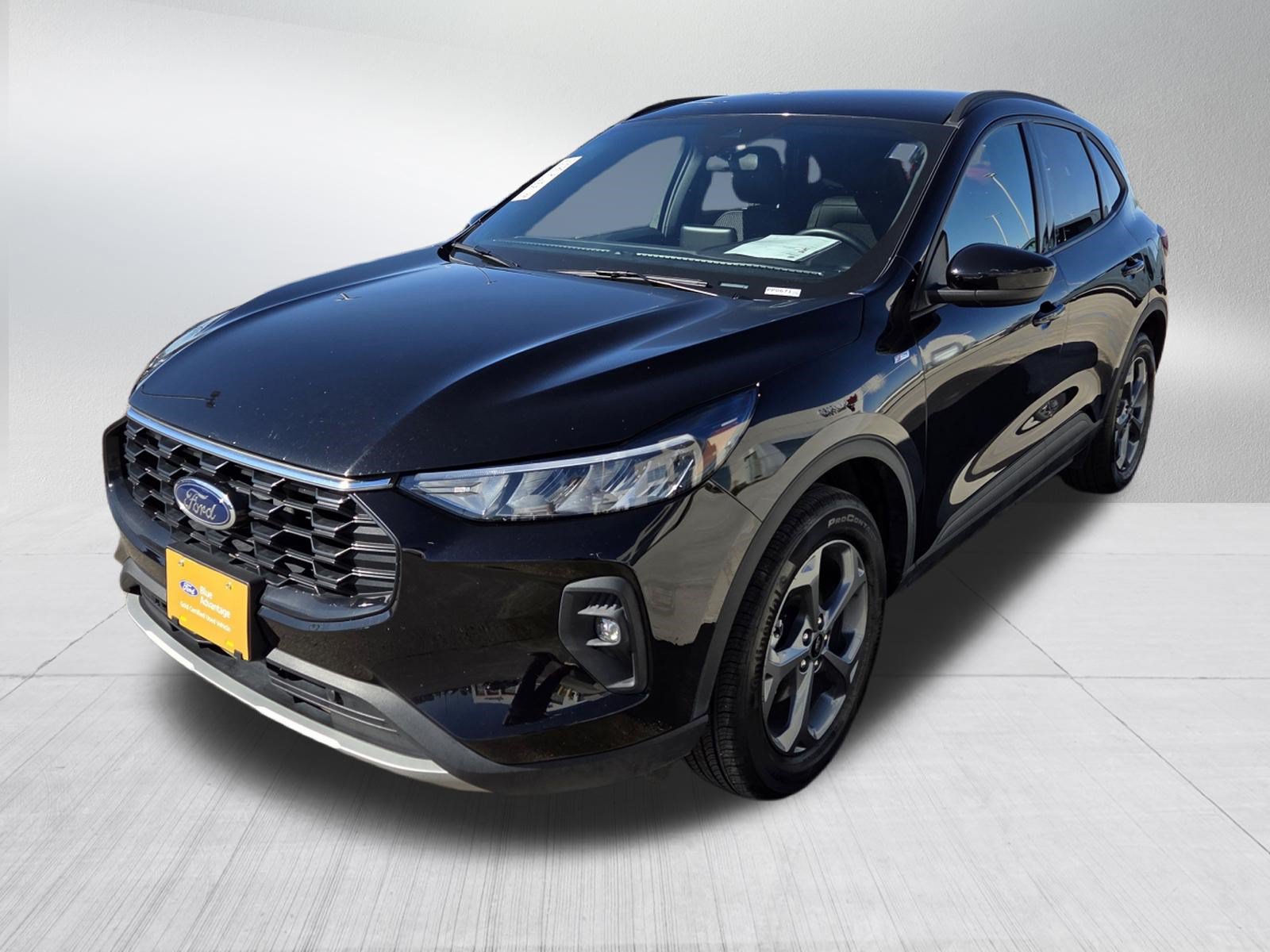 Certified 2025 Ford Escape ST-Line Select AWD/4WD image 3