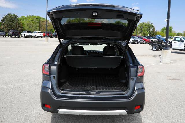 Used 2023 Subaru Outback Touring XT AWD/4WD image 12